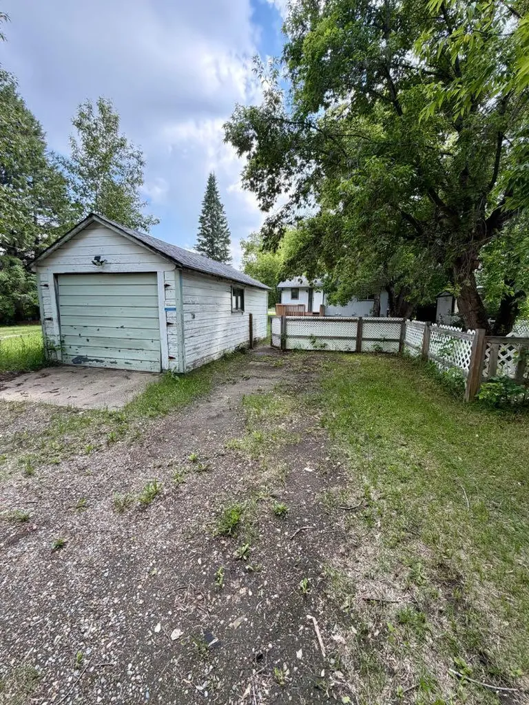 3593 54 Avenue Crescent Red Deer AB T4N 4L7