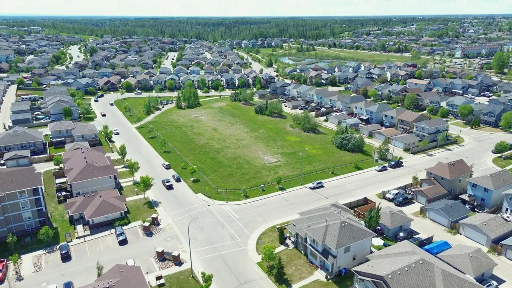 253 Grosbeak Way Fort Mcmurray AB T9K 0L8