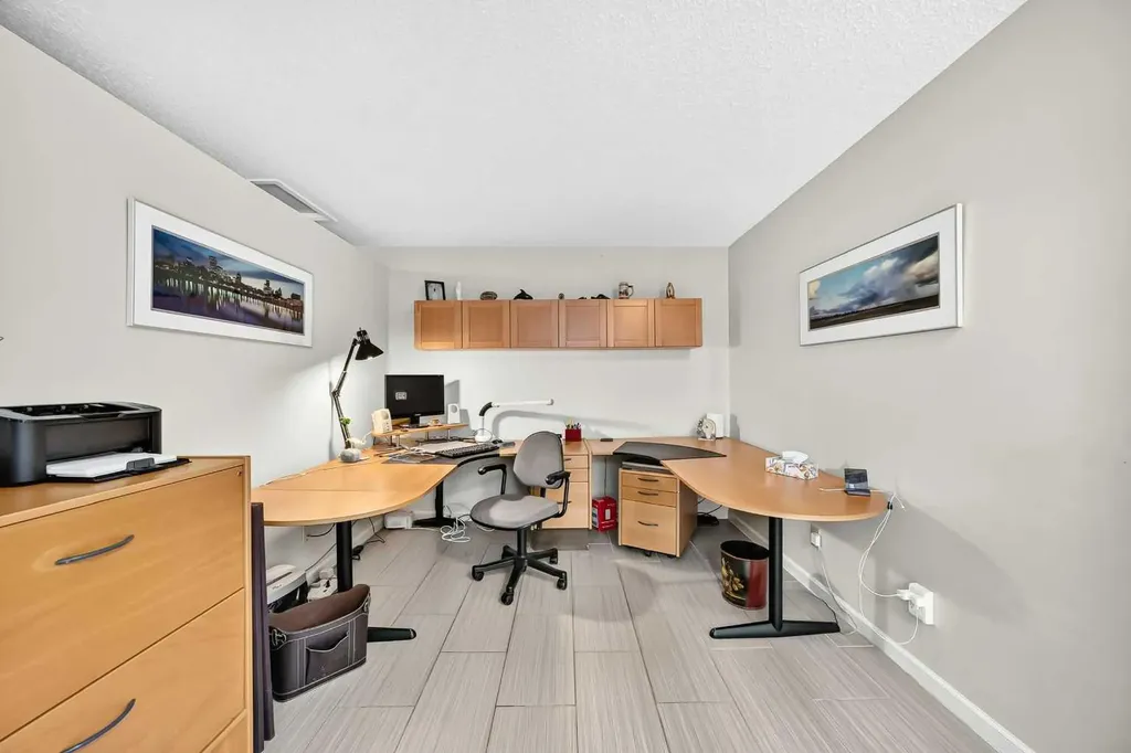 66 Woodmeadow Close SW Calgary AB T2W 4L8