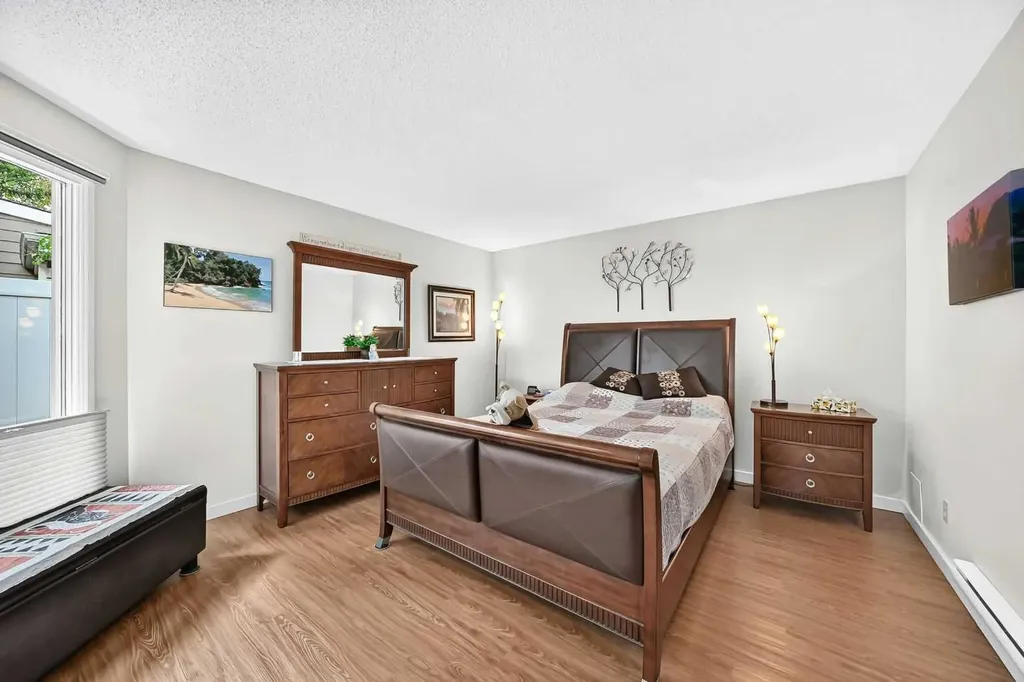 66 Woodmeadow Close SW Calgary AB T2W 4L8