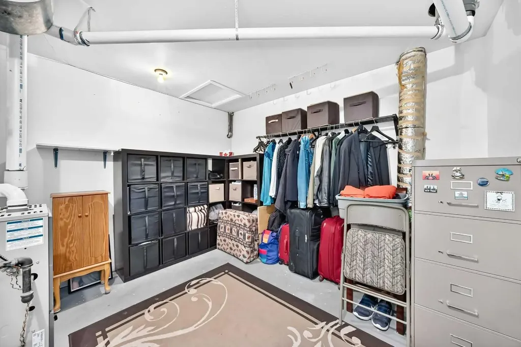 66 Woodmeadow Close SW Calgary AB T2W 4L8