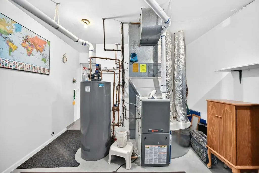 66 Woodmeadow Close SW Calgary AB T2W 4L8