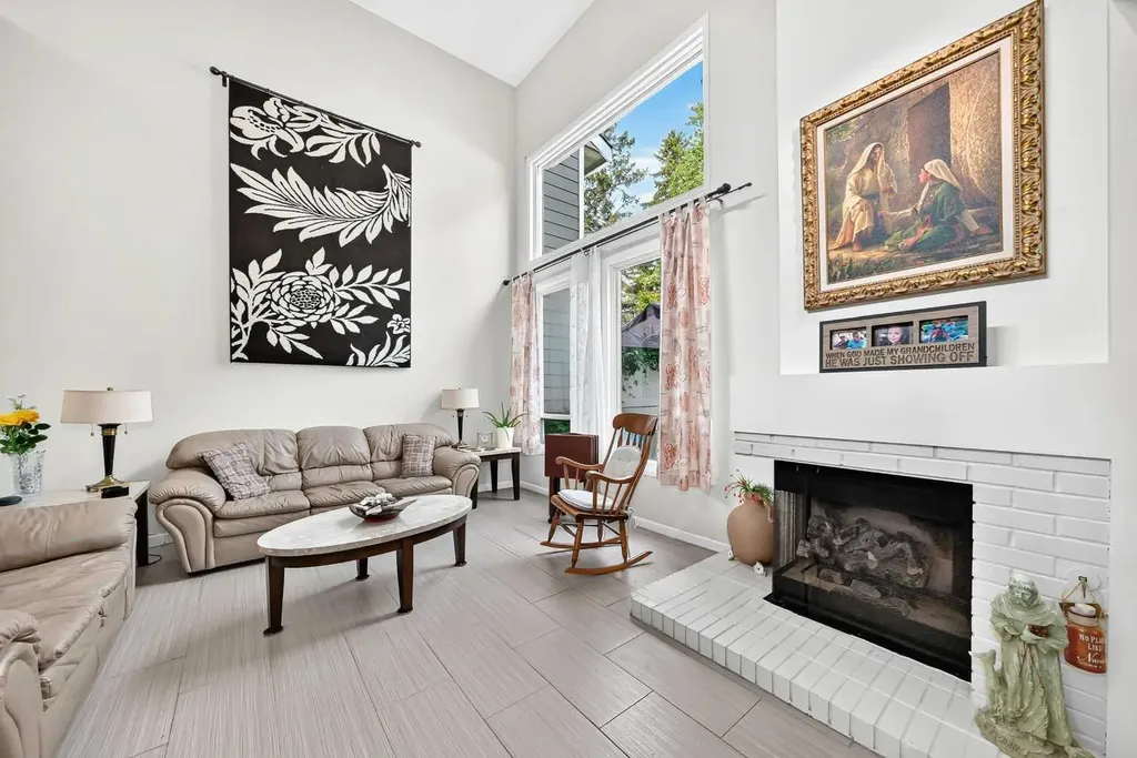 66 Woodmeadow Close SW Calgary AB T2W 4L8
