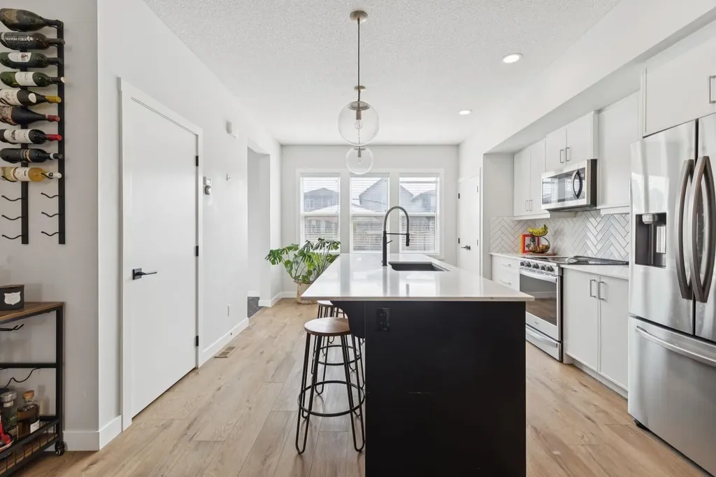 124 Wolf Willow Boulevard SE Calgary AB T2X 0M7