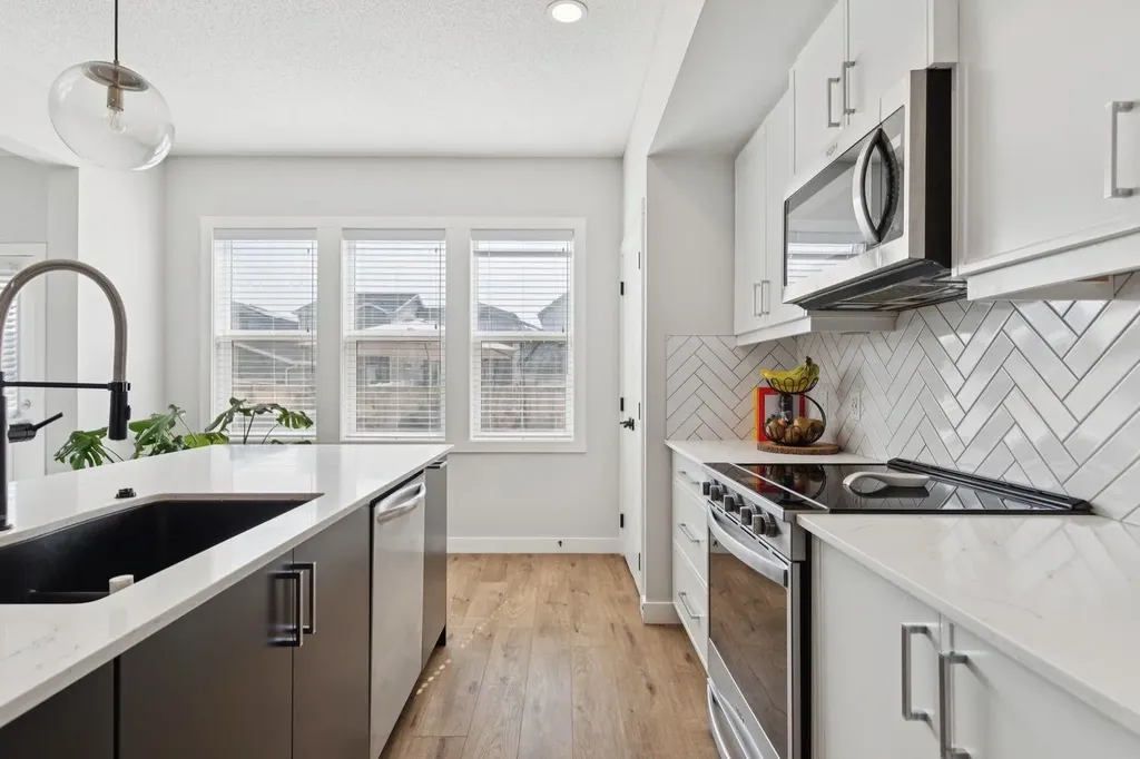 124 Wolf Willow Boulevard SE Calgary AB T2X 0M7