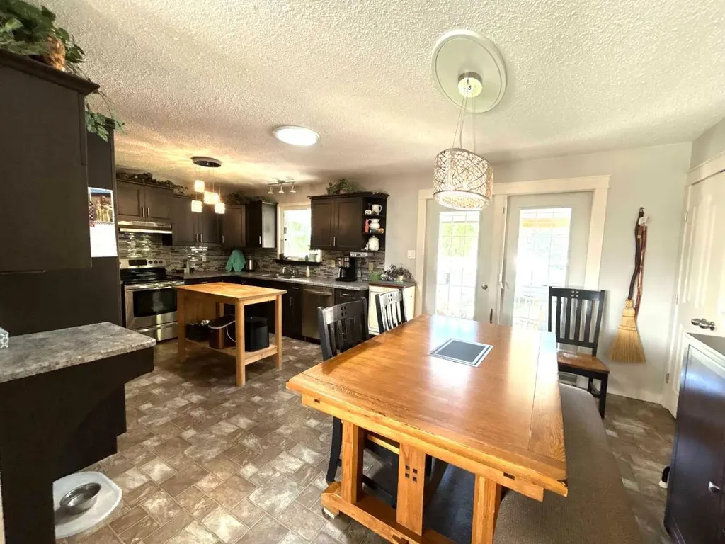 53 Carswell Road SE Medicine Hat AB T1B1L9