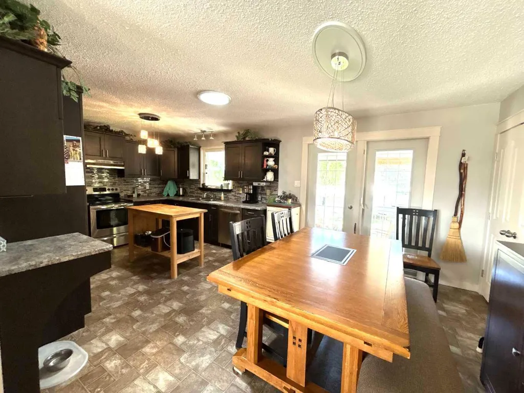 53 Carswell Road SE Medicine Hat AB T1B1L9
