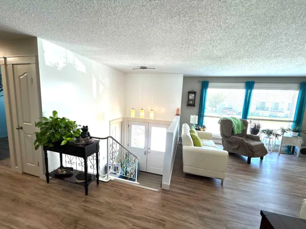 53 Carswell Road SE Medicine Hat AB T1B1L9