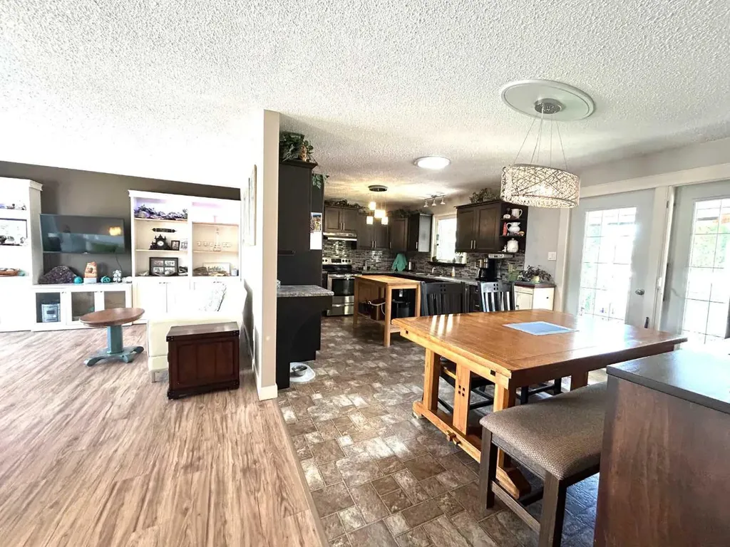 53 Carswell Road SE Medicine Hat AB T1B1L9