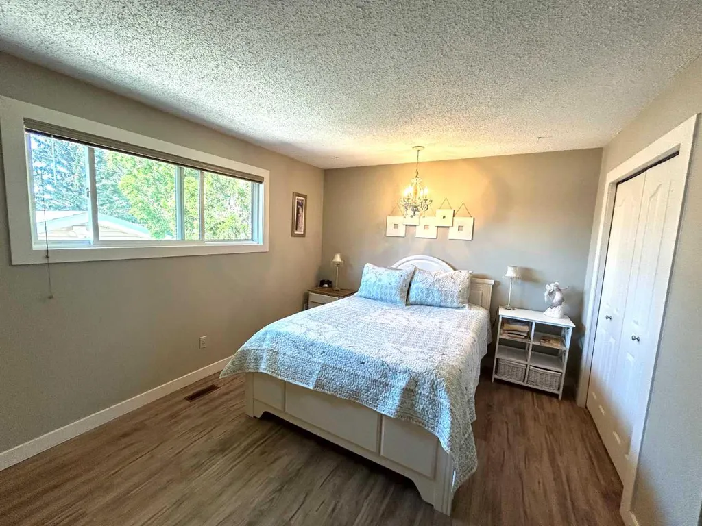 53 Carswell Road SE Medicine Hat AB T1B1L9