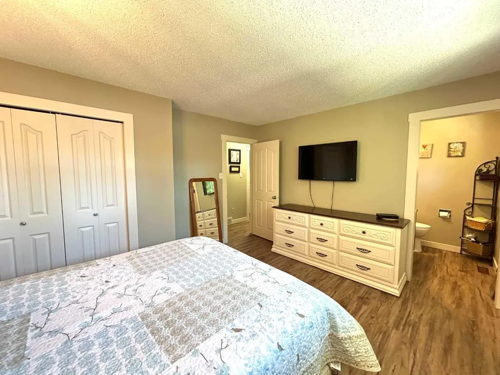 53 Carswell Road SE Medicine Hat AB T1B1L9