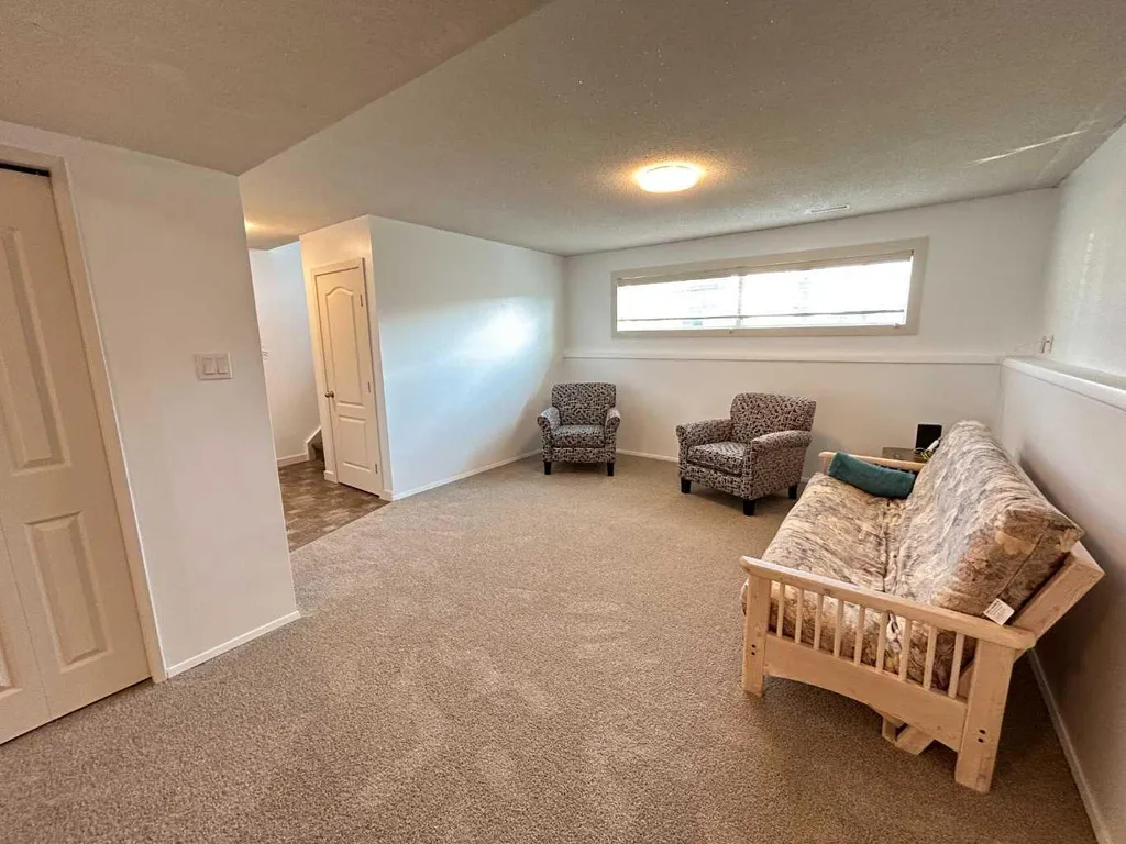 53 Carswell Road SE Medicine Hat AB T1B1L9