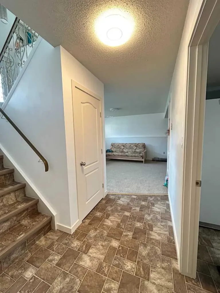 53 Carswell Road SE Medicine Hat AB T1B1L9