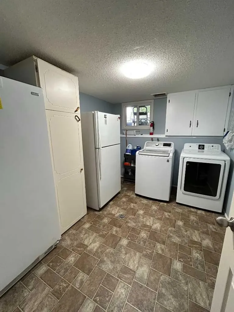 53 Carswell Road SE Medicine Hat AB T1B1L9