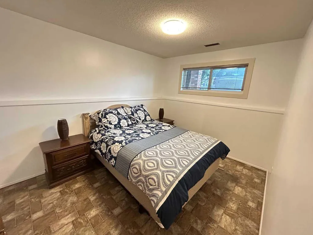 53 Carswell Road SE Medicine Hat AB T1B1L9