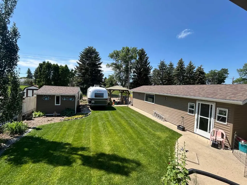 53 Carswell Road SE Medicine Hat AB T1B1L9