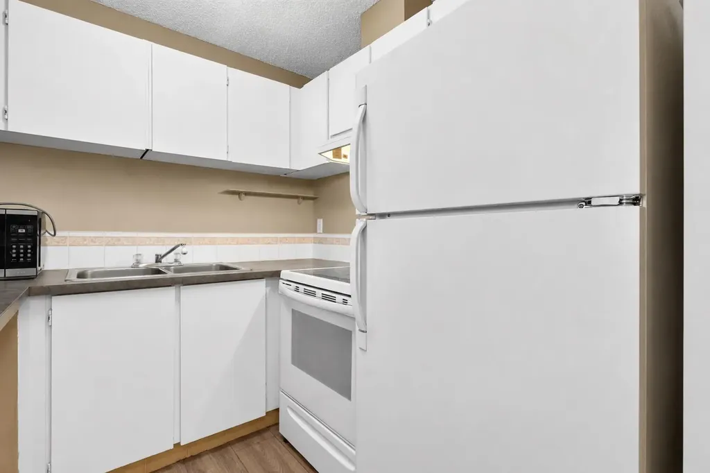 110 20 Avenue NE Calgary AB T2E 1P7