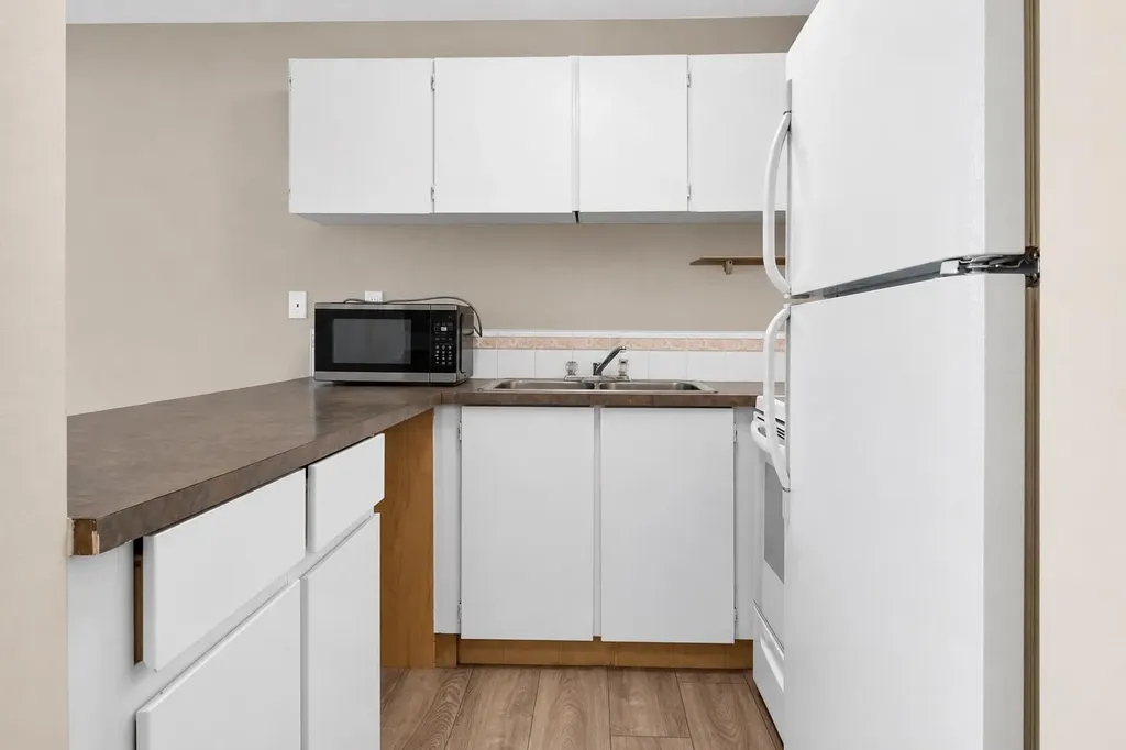 110 20 Avenue NE Calgary AB T2E 1P7