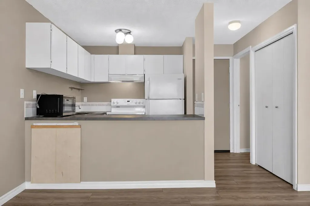 110 20 Avenue NE Calgary AB T2E 1P7