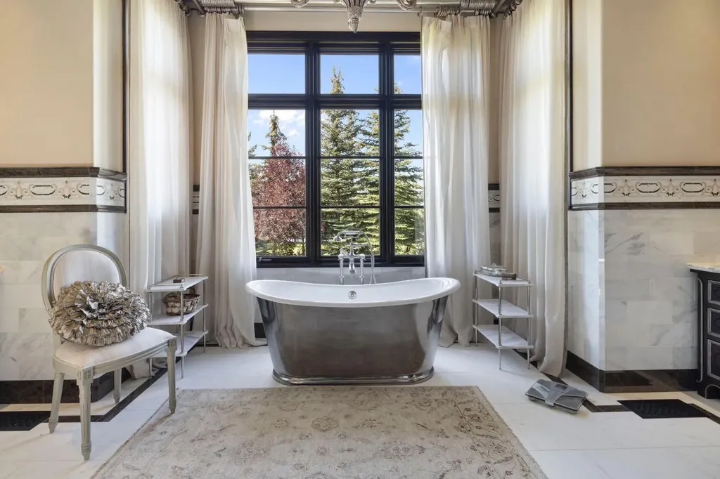 209 Pinnacle Ridge Place SW Rural Rocky View County AB T3Z 3N8