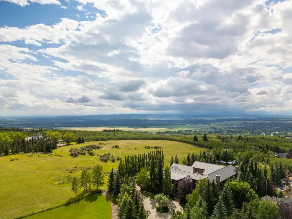 209 Pinnacle Ridge Place SW Rural Rocky View County AB T3Z 3N8