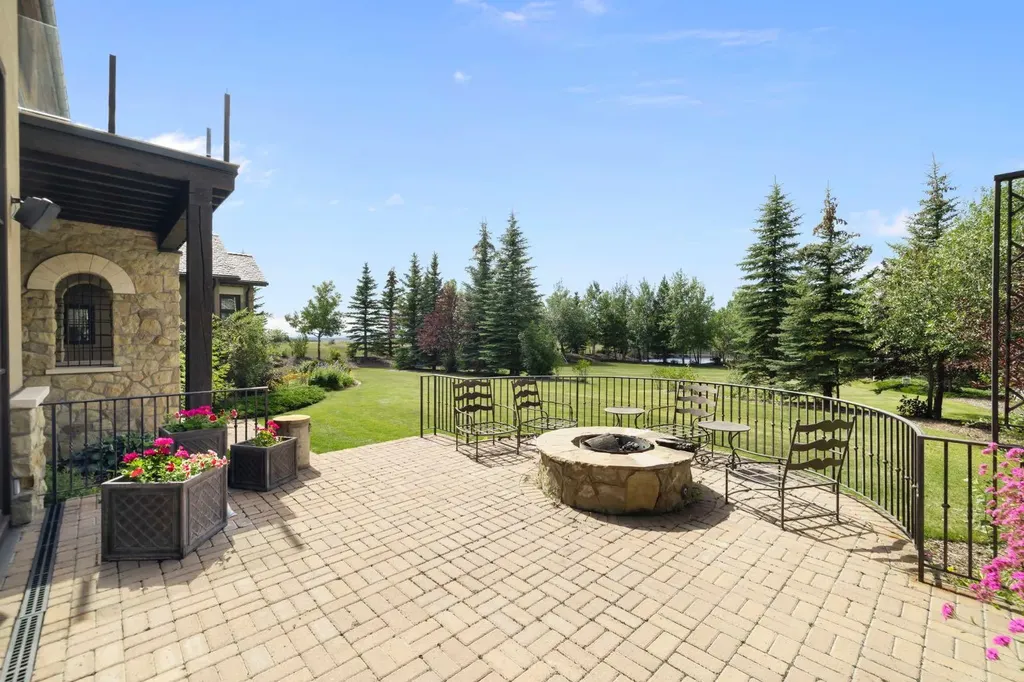 209 Pinnacle Ridge Place SW Rural Rocky View County AB T3Z 3N8