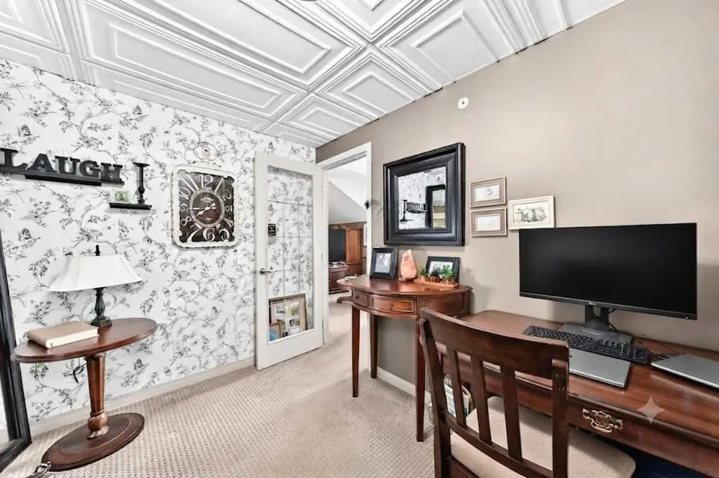 15 Everstone Drive SW Calgary AB T2Y 5B5
