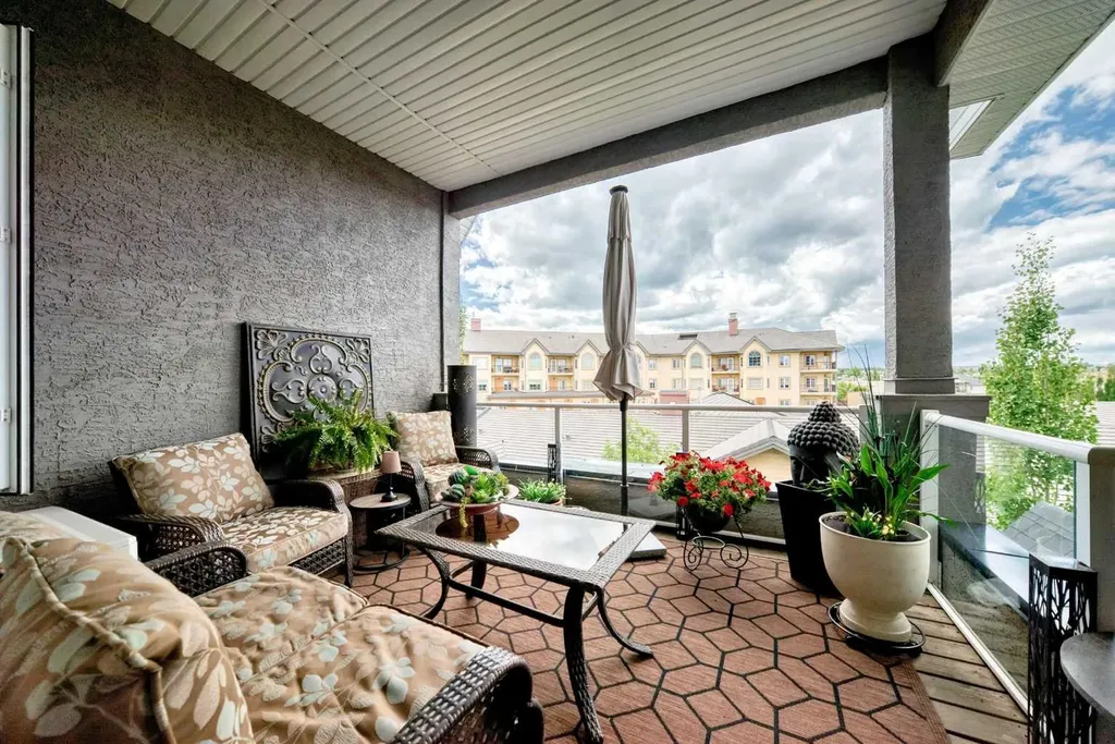 15 Everstone Drive SW Calgary AB T2Y 5B5
