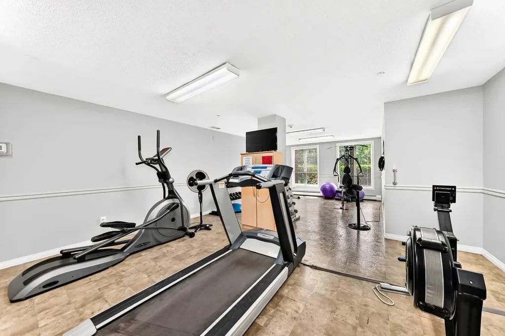15 Everstone Drive SW Calgary AB T2Y 5B5