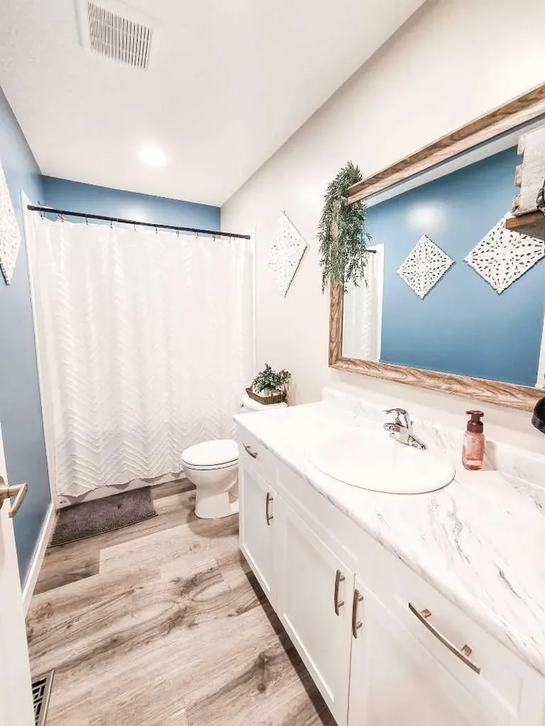 4819 17 Avenue Edson AB T7E 1G4