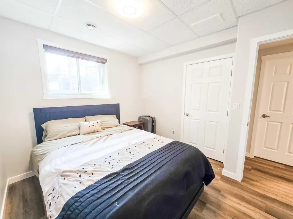 4819 17 Avenue Edson AB T7E 1G4