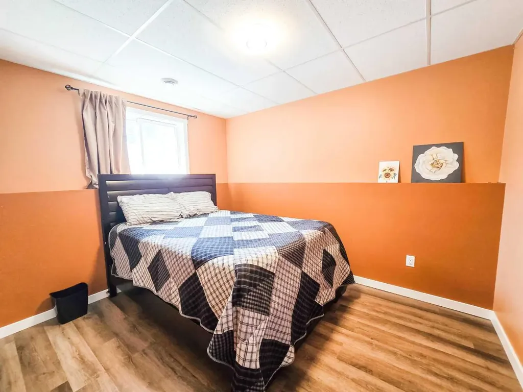 4819 17 Avenue Edson AB T7E 1G4