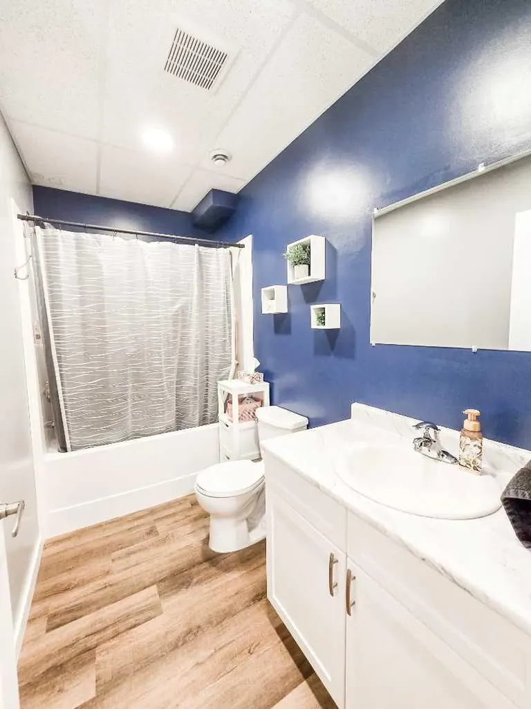 4819 17 Avenue Edson AB T7E 1G4