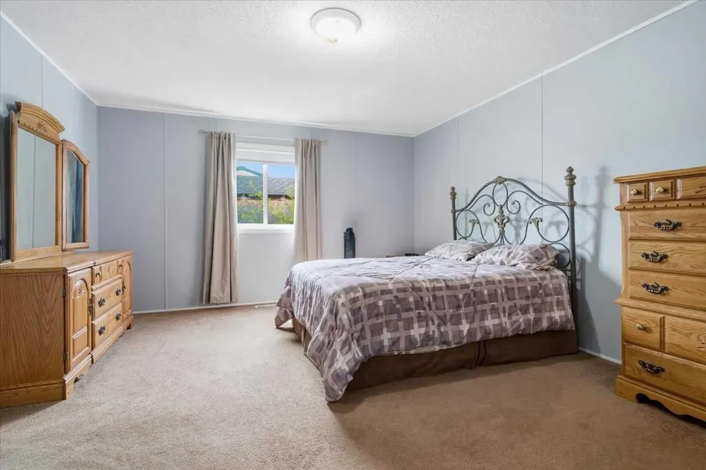 8922 89 Street Grande Prairie AB T8X0G1