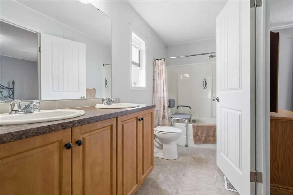8922 89 Street Grande Prairie AB T8X0G1