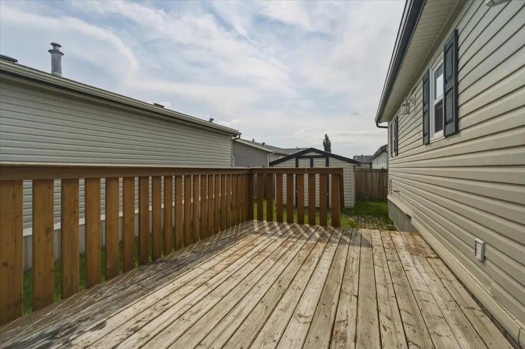 8922 89 Street Grande Prairie AB T8X0G1