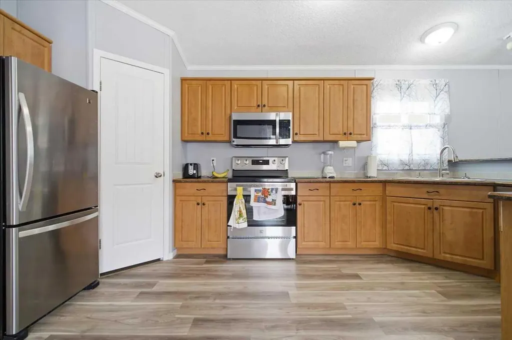 8922 89 Street Grande Prairie AB T8X0G1