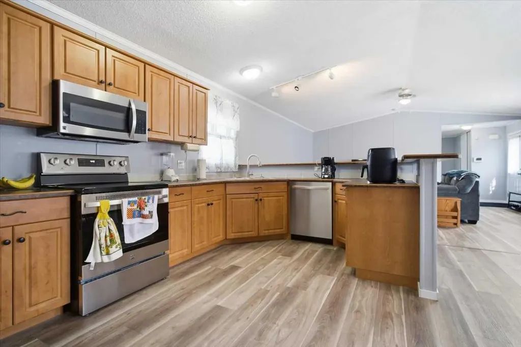 8922 89 Street Grande Prairie AB T8X0G1