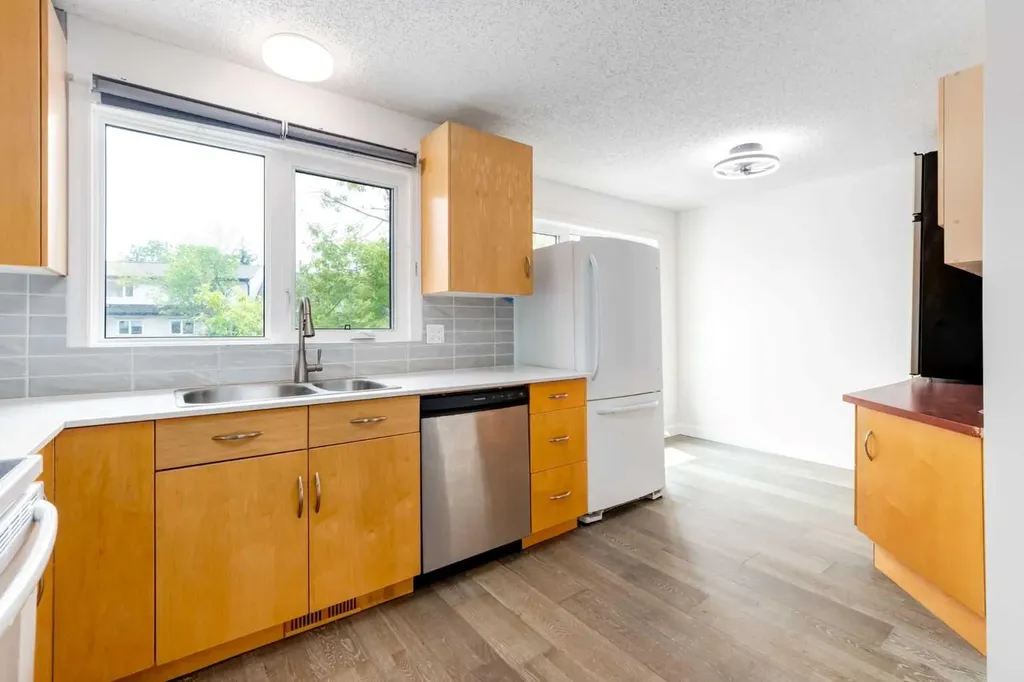 1190 Ranchview Road NW Calgary AB T3G 1Y2