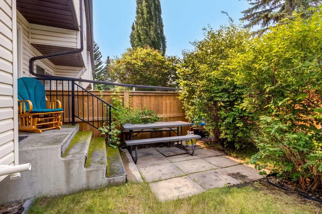 1190 Ranchview Road NW Calgary AB T3G 1Y2