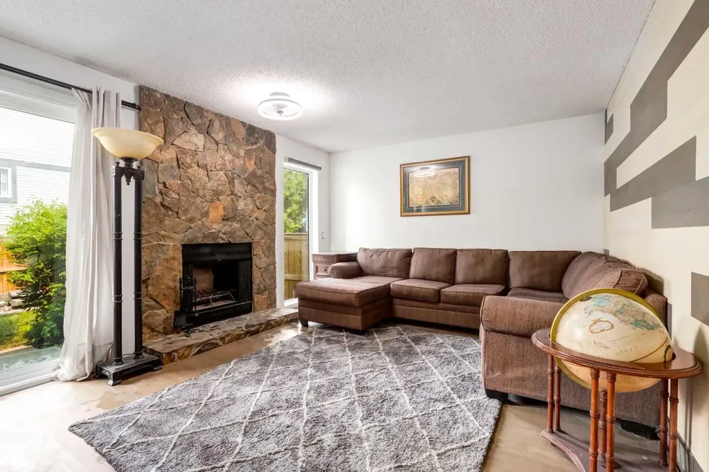 1190 Ranchview Road NW Calgary AB T3G 1Y2