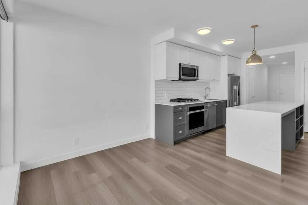 327 9a Street NW Calgary AB T2N1T7