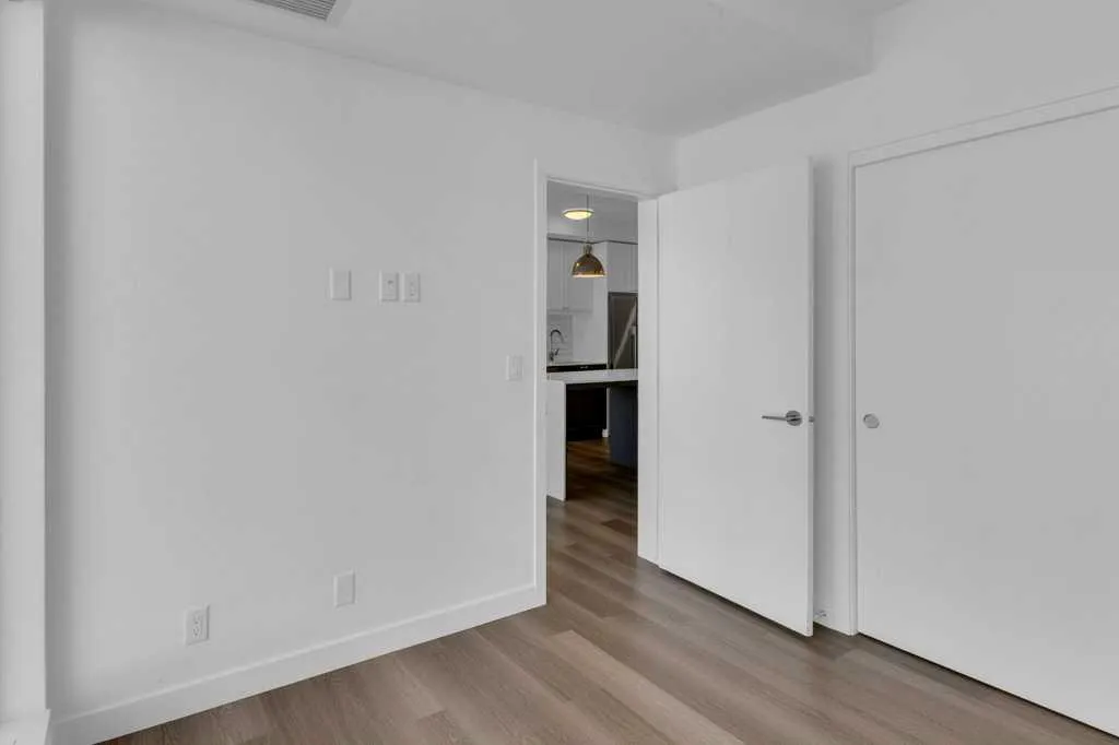 327 9a Street NW Calgary AB T2N1T7