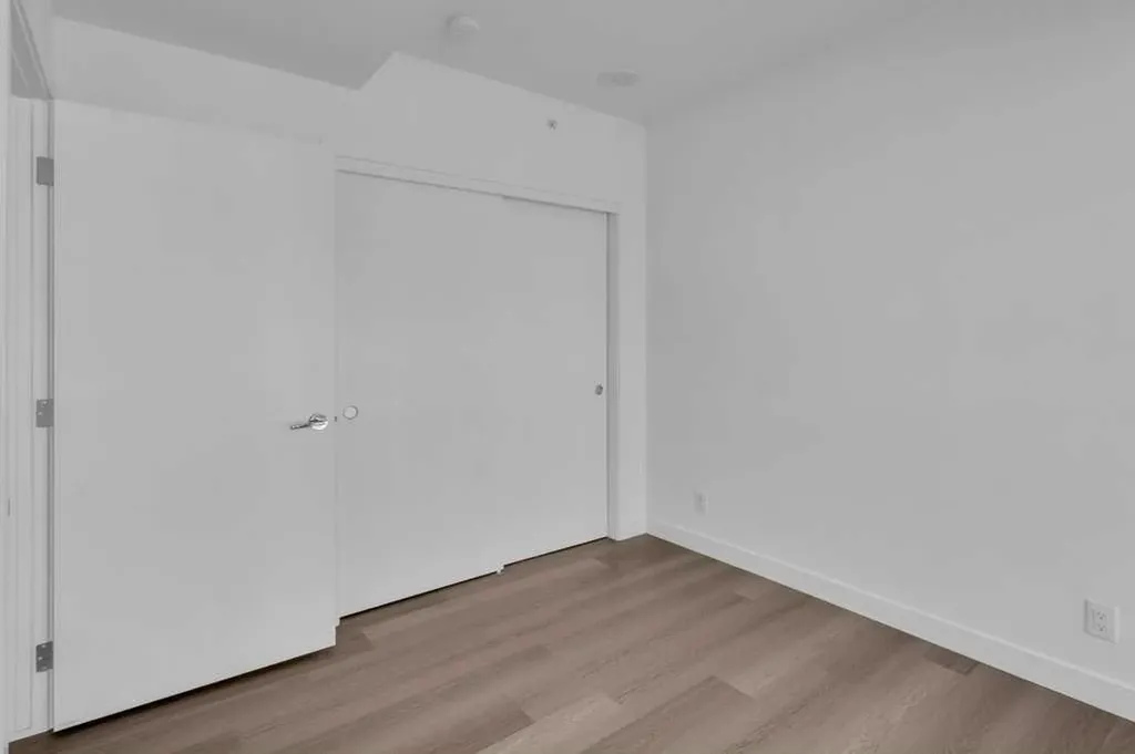 327 9a Street NW Calgary AB T2N1T7