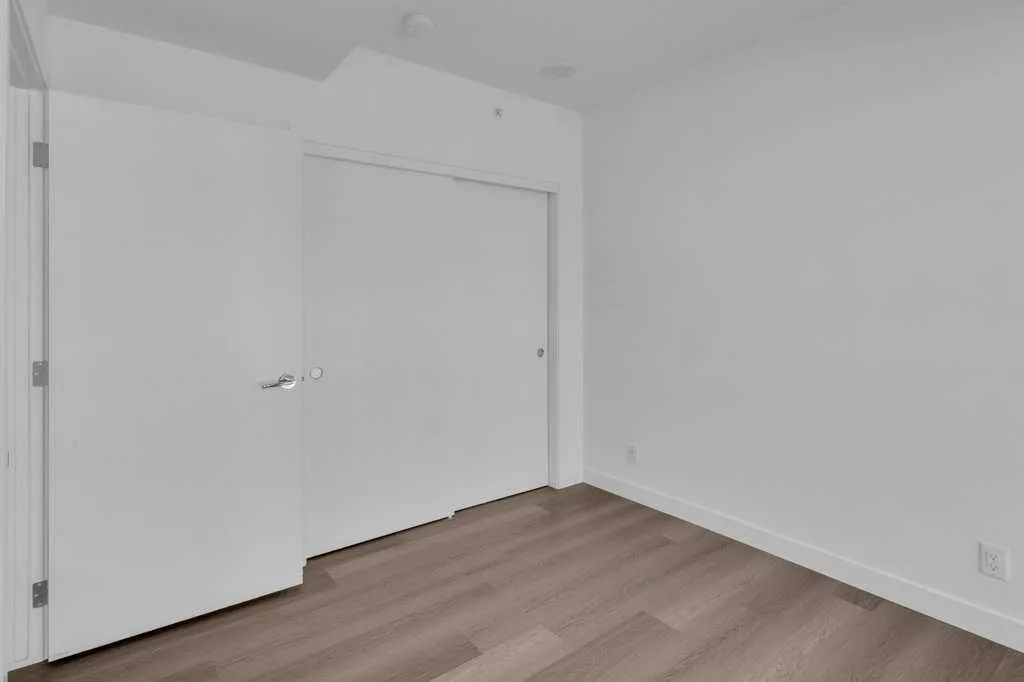 327 9a Street NW Calgary AB T2N1T7