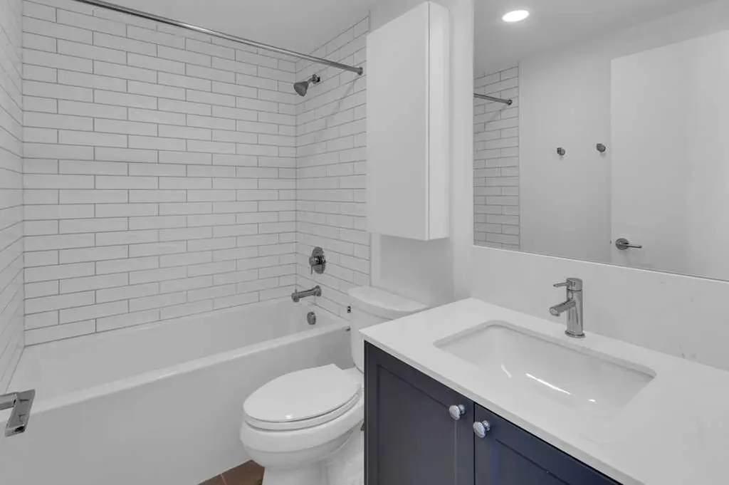 327 9a Street NW Calgary AB T2N1T7