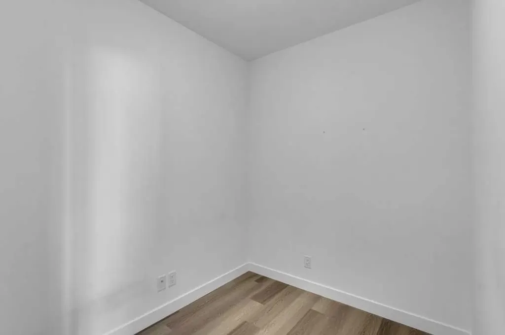 327 9a Street NW Calgary AB T2N1T7