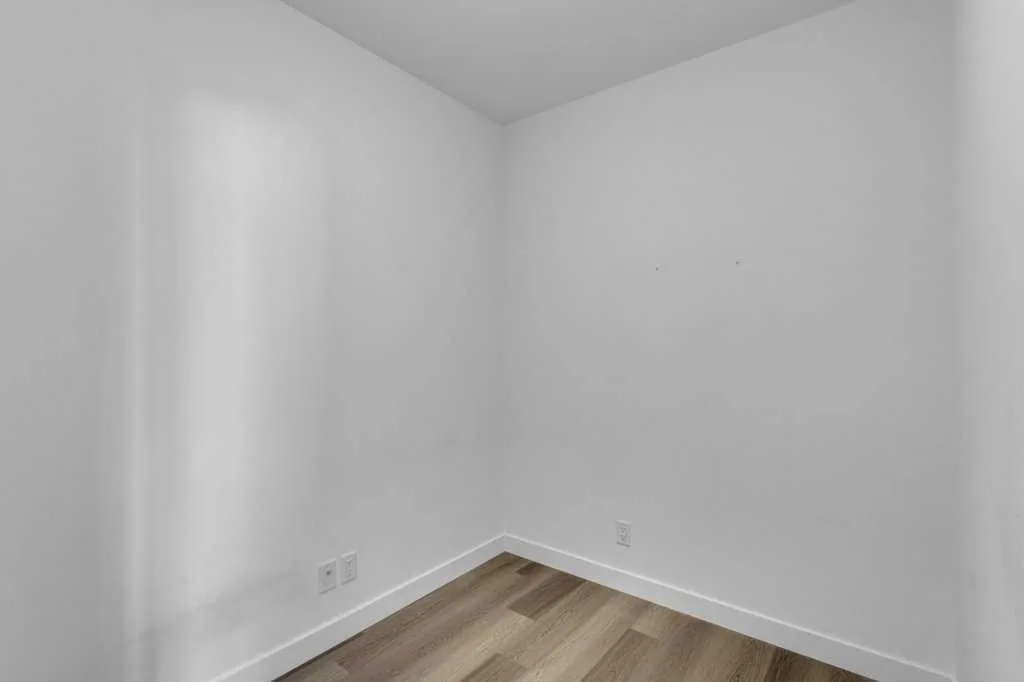 327 9a Street NW Calgary AB T2N1T7