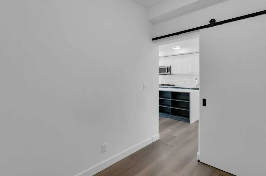 327 9a Street NW Calgary AB T2N1T7