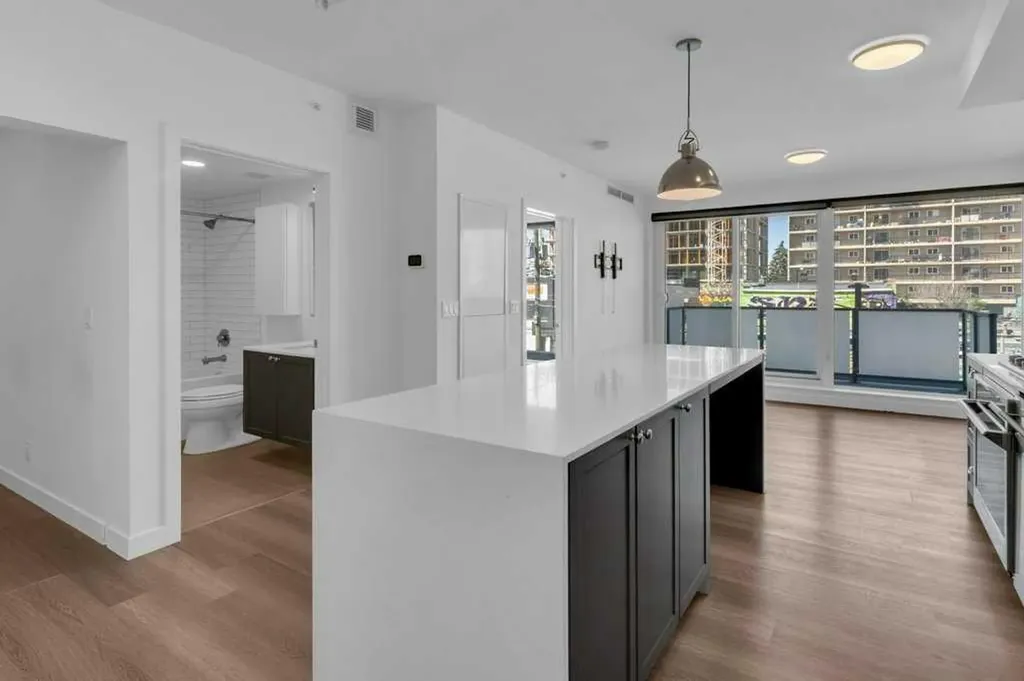 327 9a Street NW Calgary AB T2N1T7
